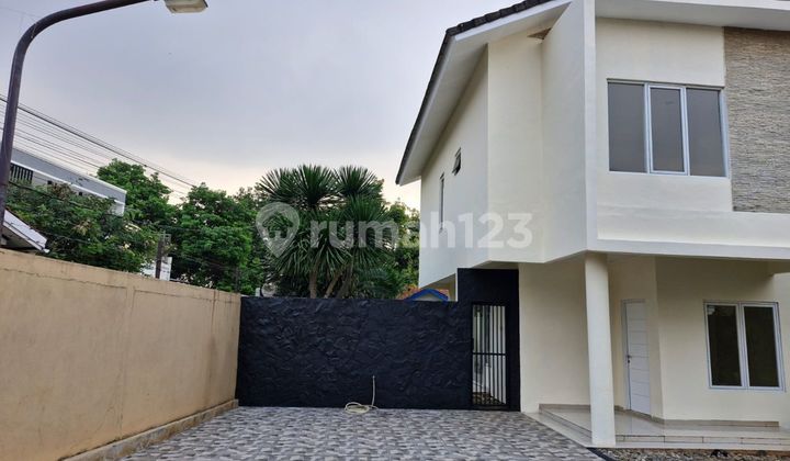 SHM 2-Story House 3+1 Bedrooms Ready to Occupy in Andara, Depok 2