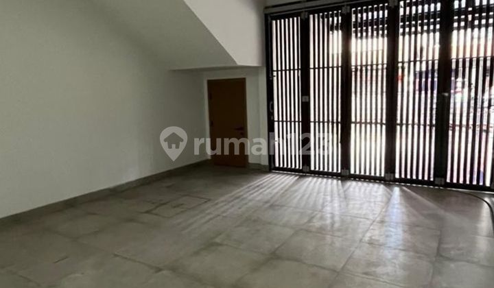 Rumah Mewah 10X20 Ada Lift di Kazumi Bsd City 2