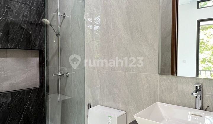 Rumah Mewah 3LT 14,5x18 Siap Huni Di De Latinos BSD Tangerang 32