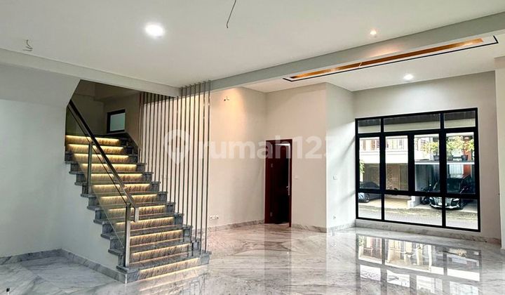 Rumah 4+1 KT Ada Rooftop Siap Huni di Sheffield Greenwich BSD 2