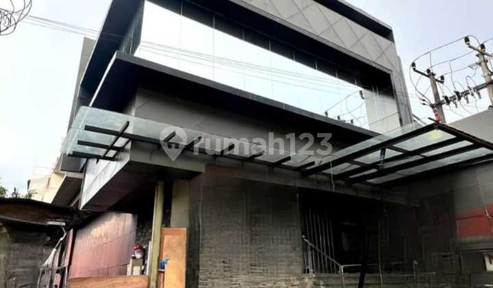 Dijual Gedung luas 14,5x44 Di Kemang Jakarta Selatan