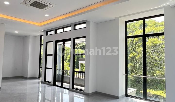 Rumah Mewah 3LT 14,5x18 Siap Huni Di De Latinos BSD Tangerang 25