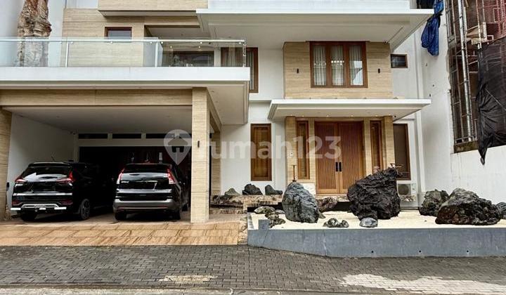 Luxury House with Swimming Pool Ready to Occupy in The Green BSD 2