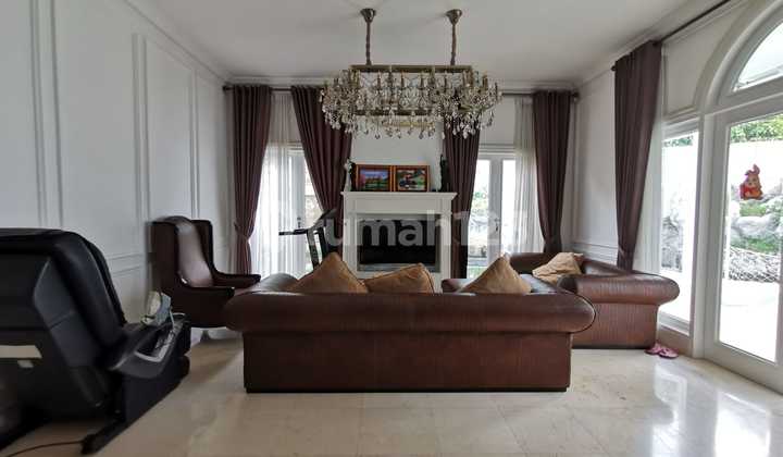 Rumah Hoek 5+1KT Ada Private Swimming Pool Dan Gazebo Di BSD 2