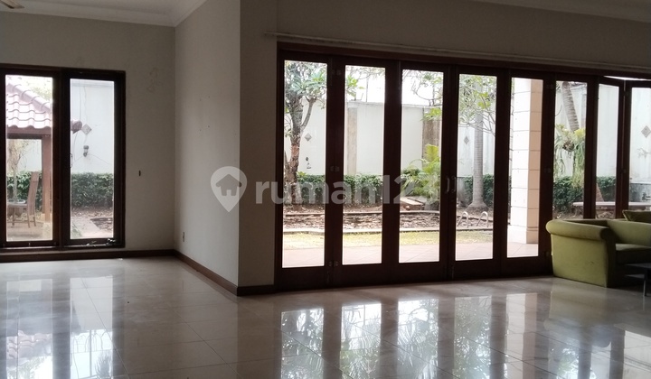 Disewakan Rumah 2 Lantai Kemang Jakarta Selatan 2