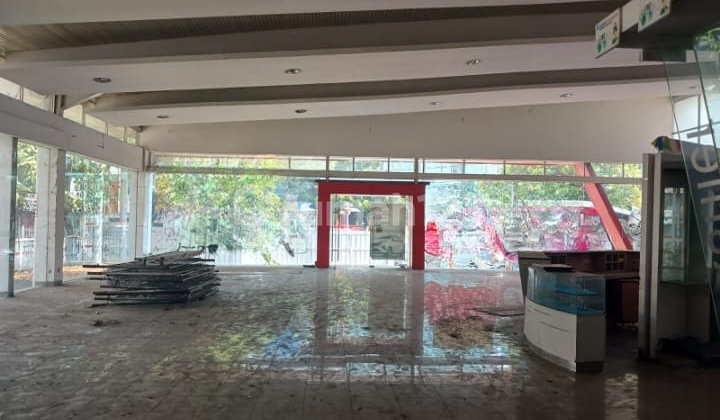 Gedung Ex Showroom Jakarta Selatan 1