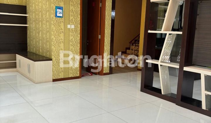 TOWNHOUSE SPRINGHILL KEMAYORAN