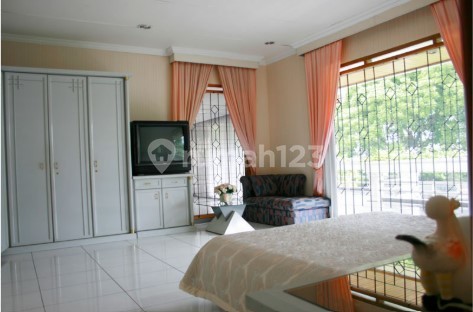 Murah! Villa Luas Selalu Ramai di Setiabudi Bandung