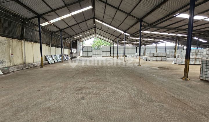 Ready-to-Use Warehouse with 40 Ft Container Access in the Wide Area of Bekasi Ready-to-Use Warehouse with 40 Ft Container Access in the Wide Area of Bekasi