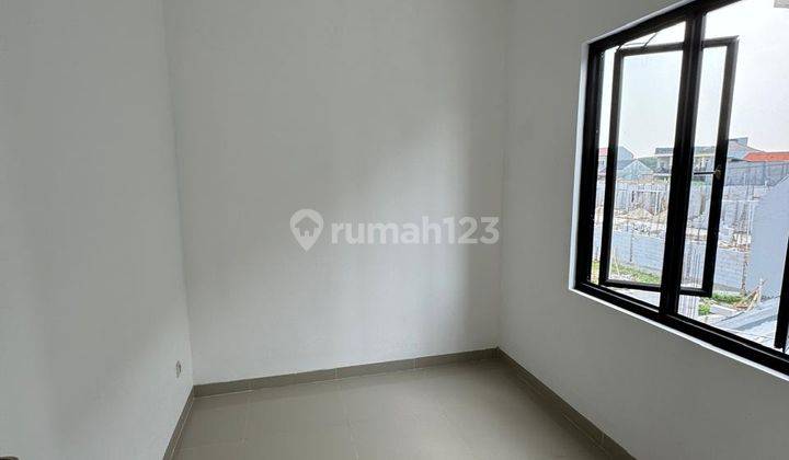 Dijual Rumah 2 Lantai Siap Pakai Bangunan Baru dalam Cluster Grand Malaka Resident Rorotan Jakarta 2