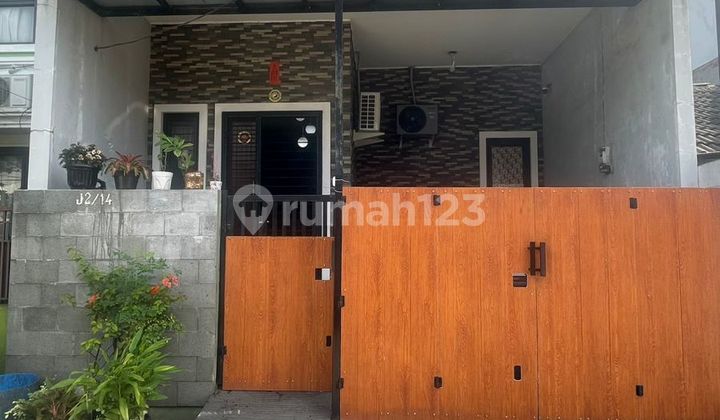 Fast Sale 2-Story Neat Ready-to-Occupy House in Alam Indah Tangerang Fast Sale 2-Story Neat Ready-to-Occupy House in Alam Indah Tangerang