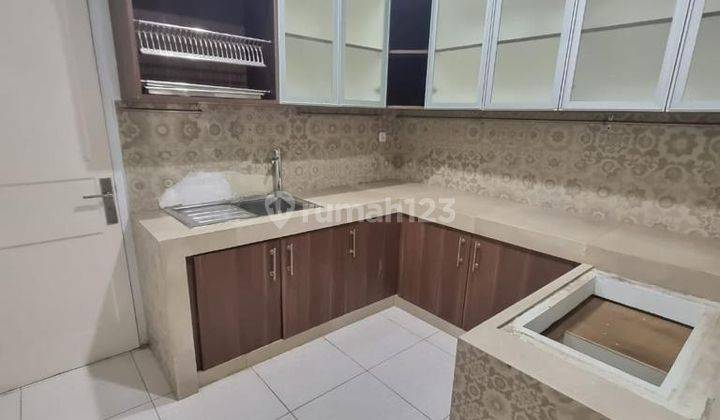 Jual Rumah 2 Lantai Semi Furnished di Puspita Loka Bsd, Tangerang 2