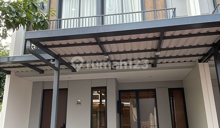 Di Jual Rumah Baru 3 Lantai Gading Serpong