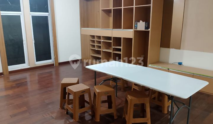 For Rent: 3-Story Shop House Ready for Use on the Side of Modernland Main Road, Tangerang 2