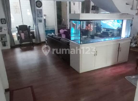 For Sale: Beautiful Luxury House in Modernland Tangerang