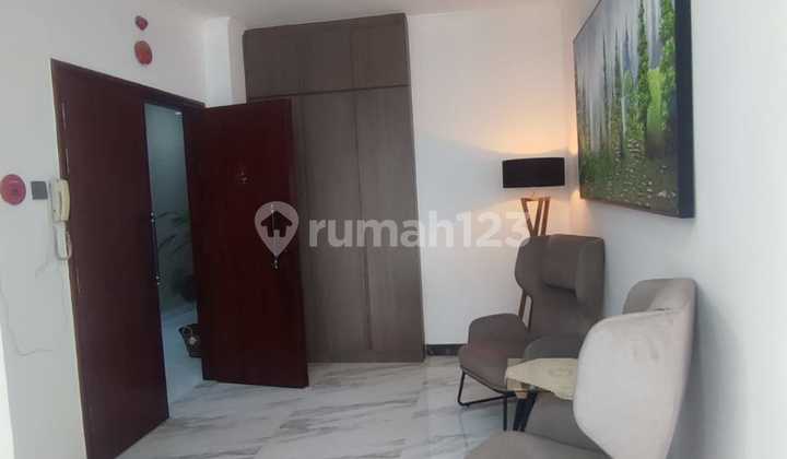 Disewakan  Penthouse kondominium golf Karawaci, baru renovasi, hanya selangkah ke UPH 2