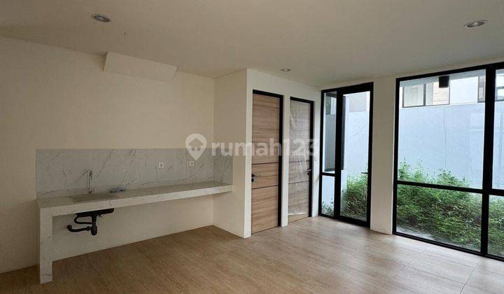 Disewakan  Rumah Cluster Cendana Cove Karawaci  2 Lantai 2
