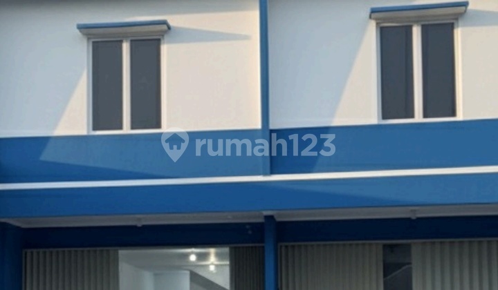 For Rent Fast New Neat Ready-to-Use 2-Story Shop House on Benteng Betawi Street, Tangerang.