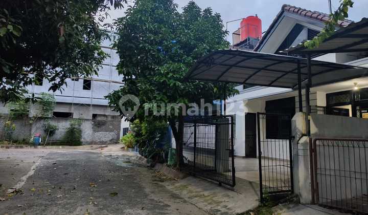 DIJUAL/DISEWAKAN  Rumah Semi Furnish Modernland  (bangunan 1.5 lantai)