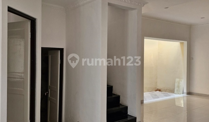 Rumah Bagus Baru Renovasi Dijual Cepat Dikota Wisata Harga Nego 2