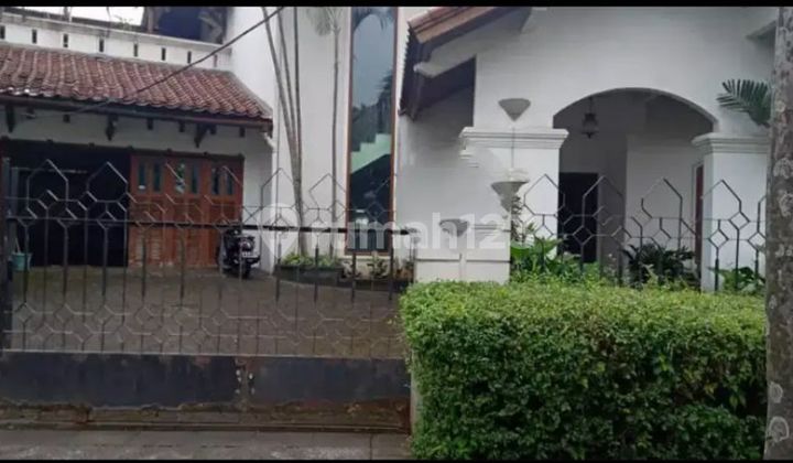 House on Jl. Metro Pondok Indah, South Jakarta. Good SHM (Certificate of Ownership).