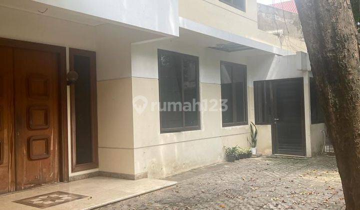 Rumah di Jl. Mega Kuningan Jakarta Selatan. SHM Bagus 1