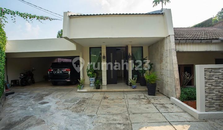 House on Jl. Kemang, South Jakarta. 2 Floors, Good SHM.