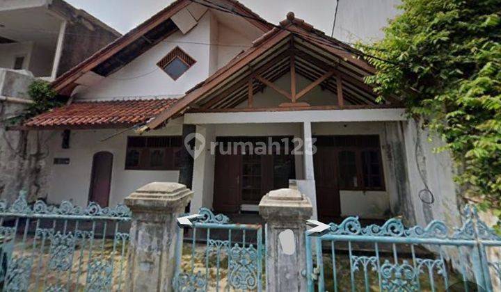 Rumah di Jln. Senopati Ciomas,Kebayoran Baru Jakarta Selatan. SHM Butuh Renovasi 2