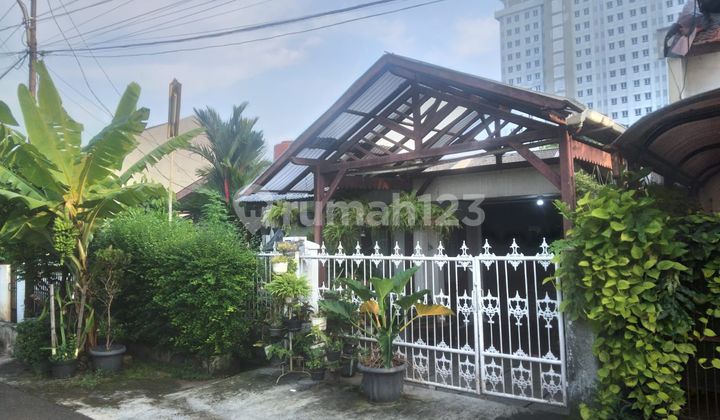 Rumah di Jln. Rumah PUPR Pondok Pinang Kebayrn Lama Jaksel. SHM 2