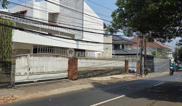 Rumah di Jln. Dharmawangsa Kebyorn Bru Jaksel. SHM Bagus 1