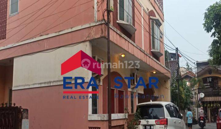 Dijual Rumah 3 Lantai Tebet Jakarta Selatan . Lokasi Strategis ditengah Kota Jakarta. 2