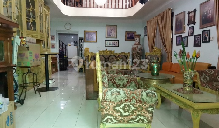 Nice Big House Ready to Live In East Jakarta 2