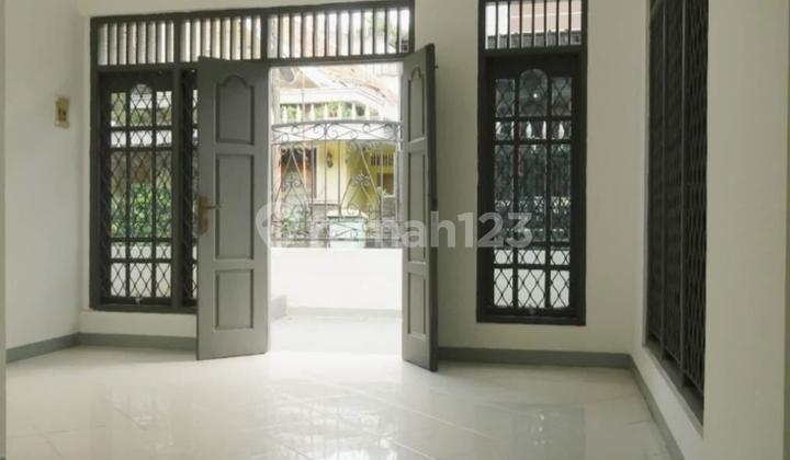 Rumah Disewa di Rawamangun 2