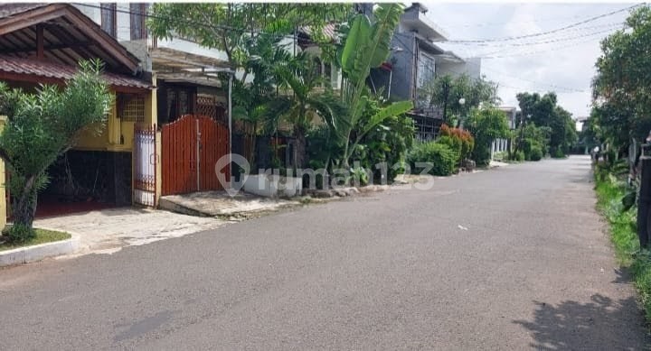 Large House in Cipinang Dalam Complex, Quiet Environment, 3-Car Road Access