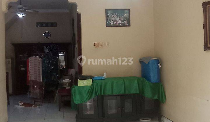 Dijual Butuh Rumah 2 Lantai Bagus SHM Jalan Rapi  2