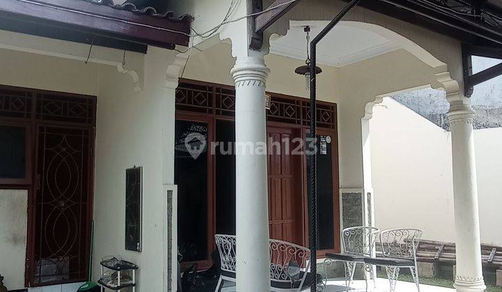 Dijual Butuh Rumah 2 Lantai Bagus SHM Jalan Rapi  1