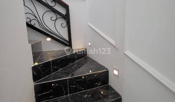 Rumah 2 Lantai Bagus di 8 Ilir, Palembang 23