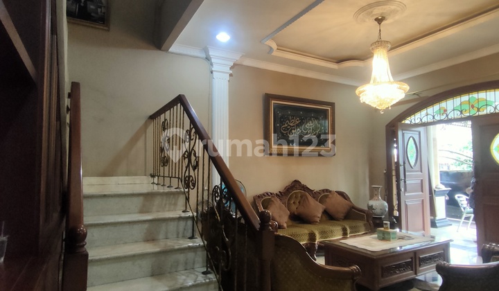 Dijual Rumah 3lantai Lingkungan Islami Di Jati Padang Jaksel