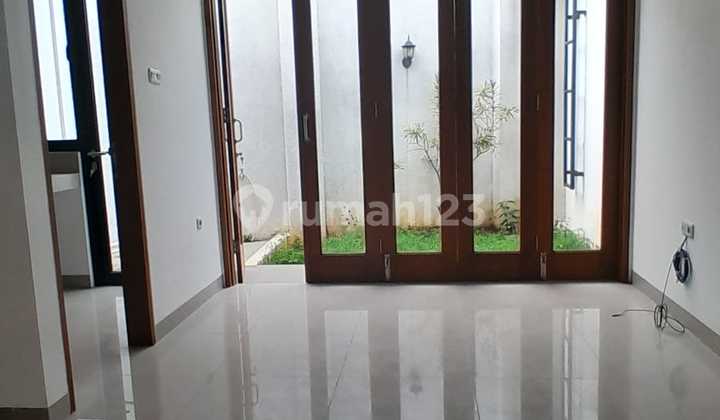 Disewakan Rumah Baru 2 Lantai Dalam Cluster Area Lebak Bulus Jaksel 2