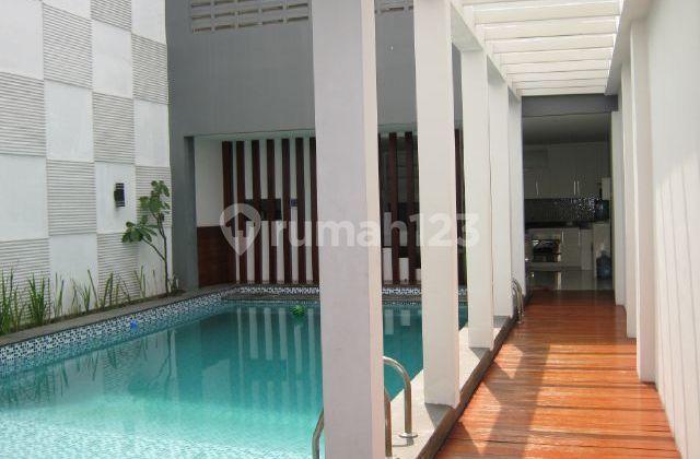 Dijual Rumah Mewah 2 Lantai Ada Pool Area Menteng Jaksel