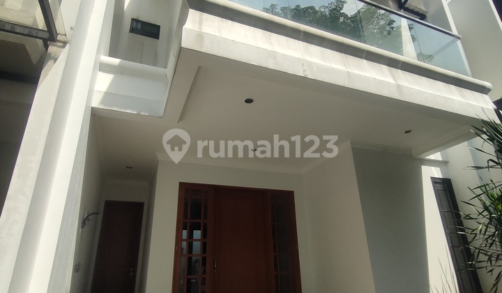 Disewakan Rumah Baru 2 Lantai Dalam Cluster Area Lebak Bulus Jaksel 1