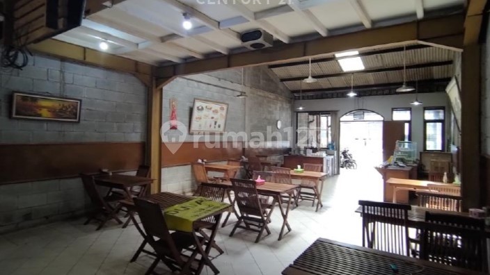 Ready-to-Use Commercial House with Strategic Location in Sukasari, Bandung 2