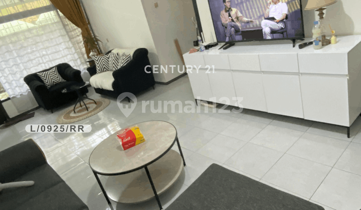 Well-Maintained, Move-In Ready House in the Serene Batununggal Area, Bandung.