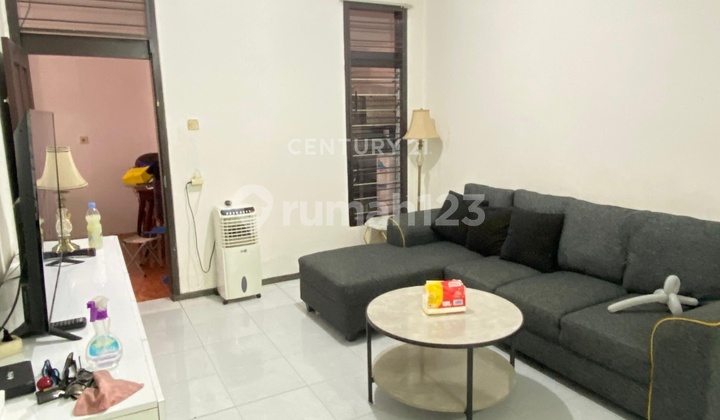 Well-Maintained, Move-In Ready House in the Serene Batununggal Area, Bandung. 2