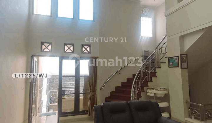 Rumah 2 Lantai Nyaman dan Siap Huni di Istana Regency Bandung