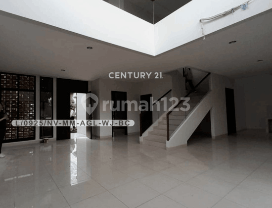 Rumah Mewah 2 Lantai Nyaman Siap Huni Di Summarecon Bandung