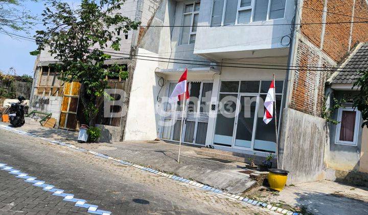 Dua rumah nego sampai deal... Di Bandara Narita, Cemorokandang -Malang 1