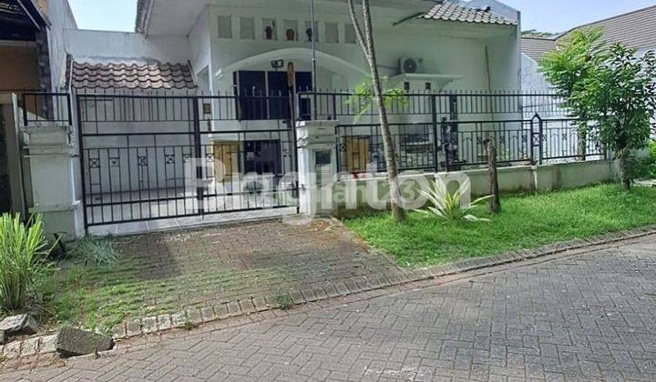 Rumah luas di jalan utama Araya Malang 1