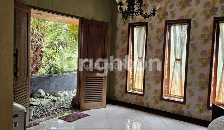 Rumah cantik dua lantai siap huni di Griya Mangli Indah Jember 2