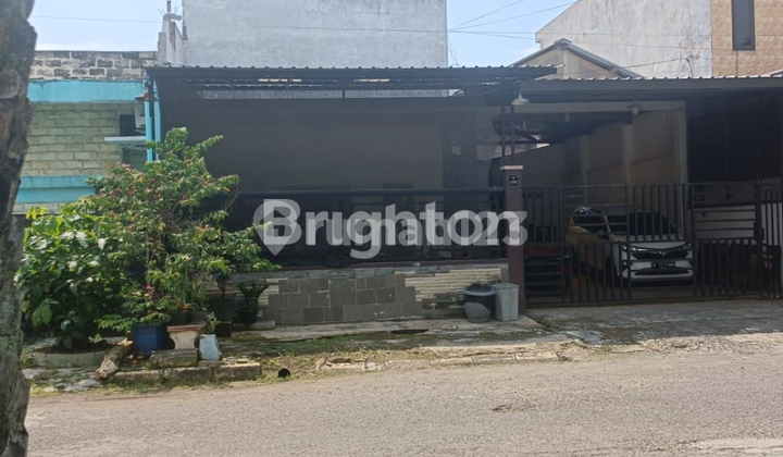 Rumah dengan ruang workshop yang luas di Sawojajar Malang Rumah dengan ruang workshop yang luas di Sawojajar Malang